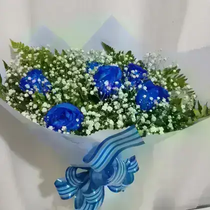 Bouquet com Rosas Azuis / Azuis / 06 Unidades