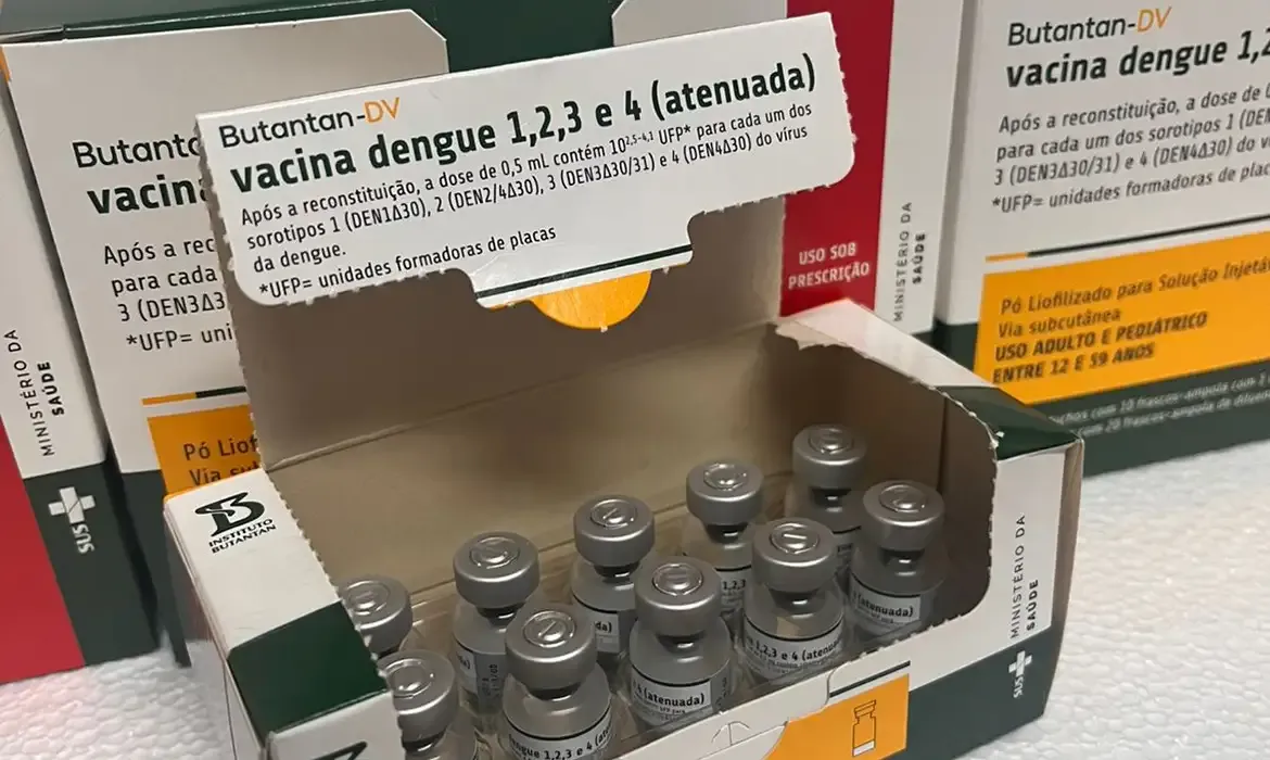Ministério da Saúde suspende vacina da dengue do Butantan; veja os riscos e orientações