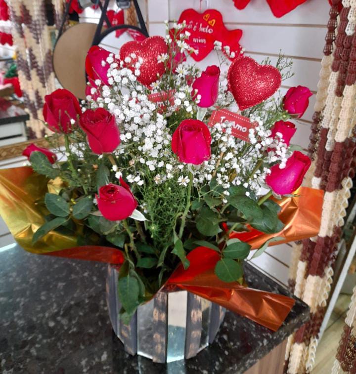 Arranjo de Rosas Cachepot
