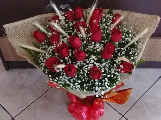 Buquê de Rosas Vermelhas na Juta - 20 Rosas