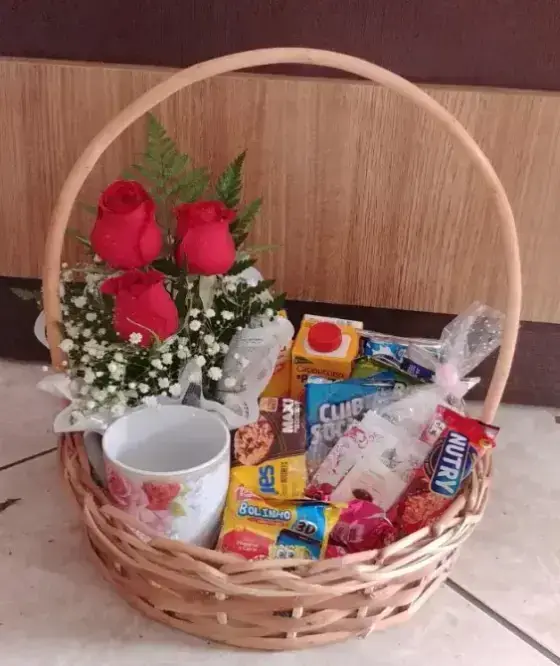 Cesta de Café Caneca e Rosas