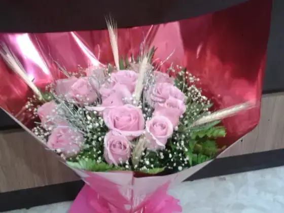 Buquê de Rosas Cor de Rosa - 12 Rosas