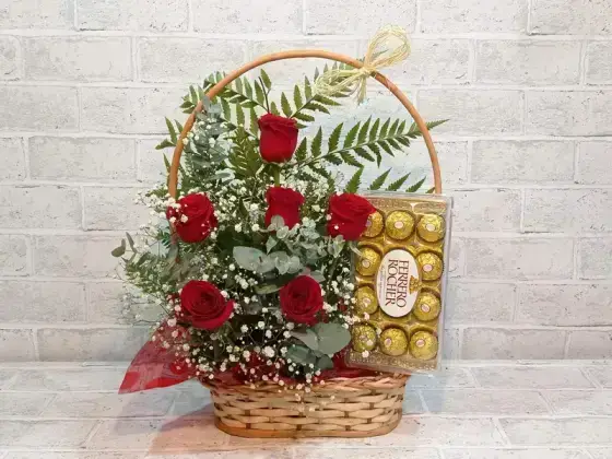 Cesta Choco Rosas - Ferrero 12 Unidades