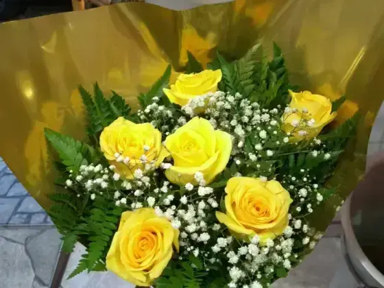 Buquê de Rosas Amarelas - 6 Rosas