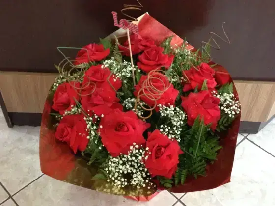 Buquê de Rosas Dobradas Manualmente - 12 Rosas
