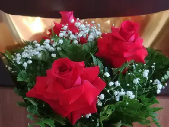 Buquê de Rosas Dobradas Manualmente - 3 Rosas