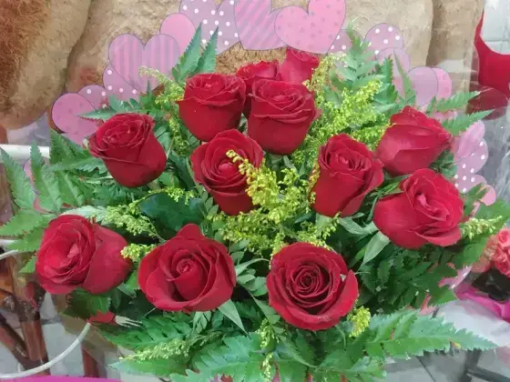Buquê de Rosas Vermelhas Simples - 12 Rosas