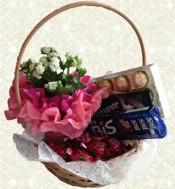 Cesta de Chocolates e Flores