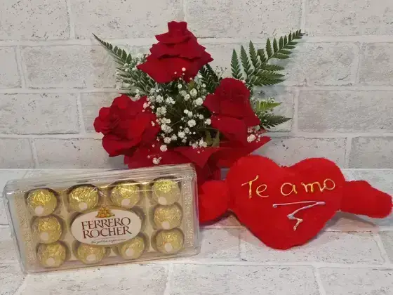 Arranjo com 3 Rosas Dobradas Vermelhas + Chocolates + Coração Pequeno - Ferrero 12 Unidades