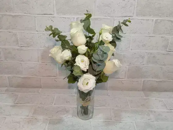 Vaso com Rosas e Lisiantus - Medio