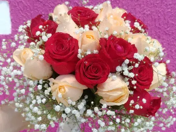 Buquê Noiva Rosas Vermelhas e Champanhe - 36 Rosas