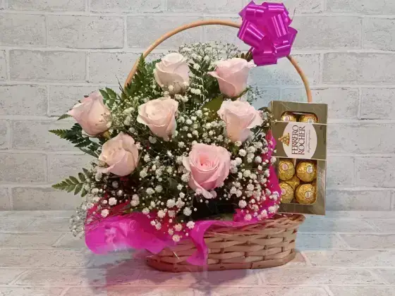 Cesta Choco Rosas Cor de Rosa - Ferrero 8 Unidades