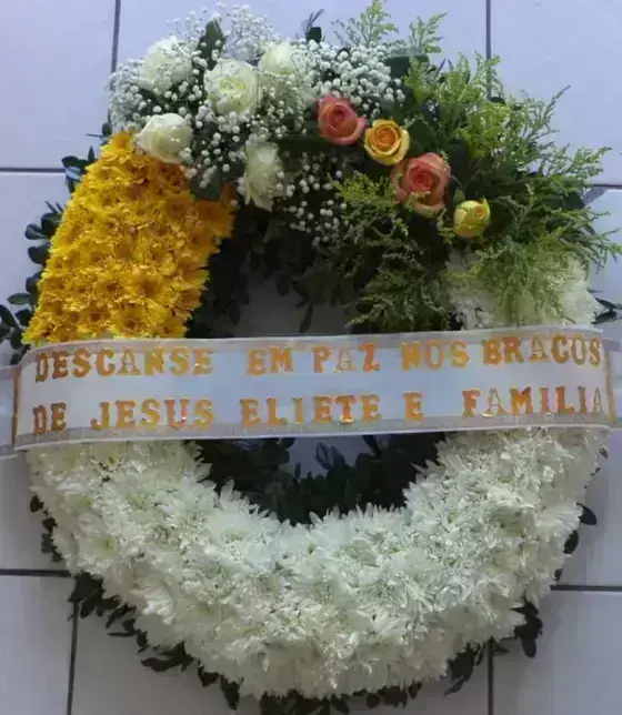 Corbélia Redonda com Crisantemo e Rosas