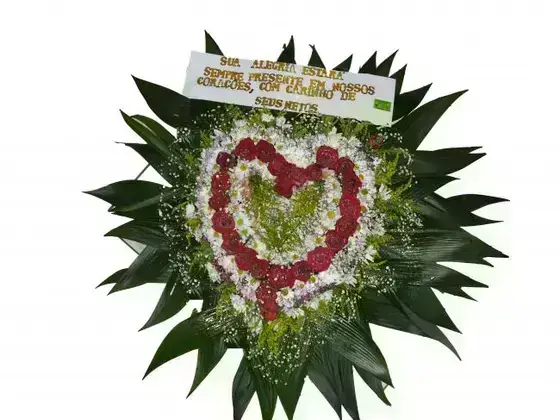 Coração de Flor do Campo com Rosas Vermelhas