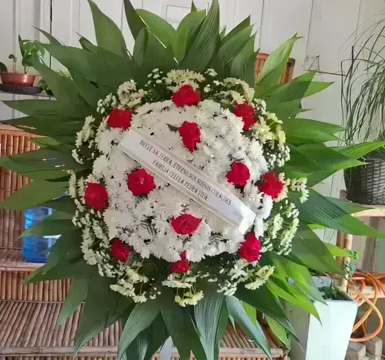 Coroa com 12 Rosas