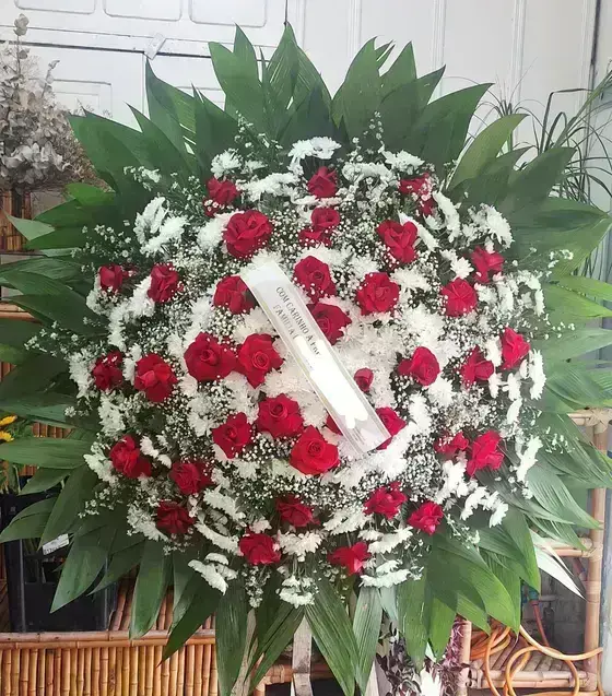 Coroa com 36 Rosas