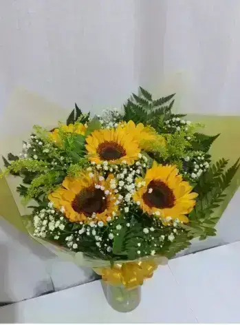 Bouquet com Bouquet Girassóis / Amarelo / 05 Unidades