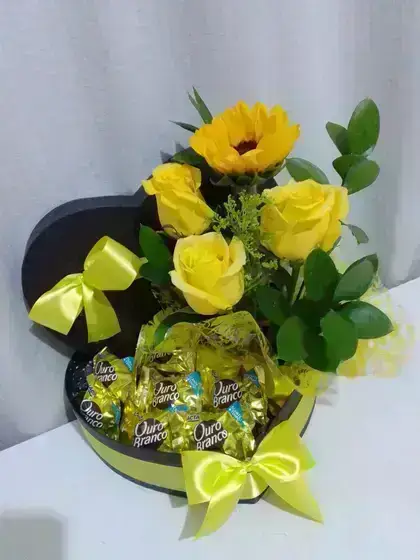 Arranjo com com Girassol e Bombons / Amarelo / 03 Unidades