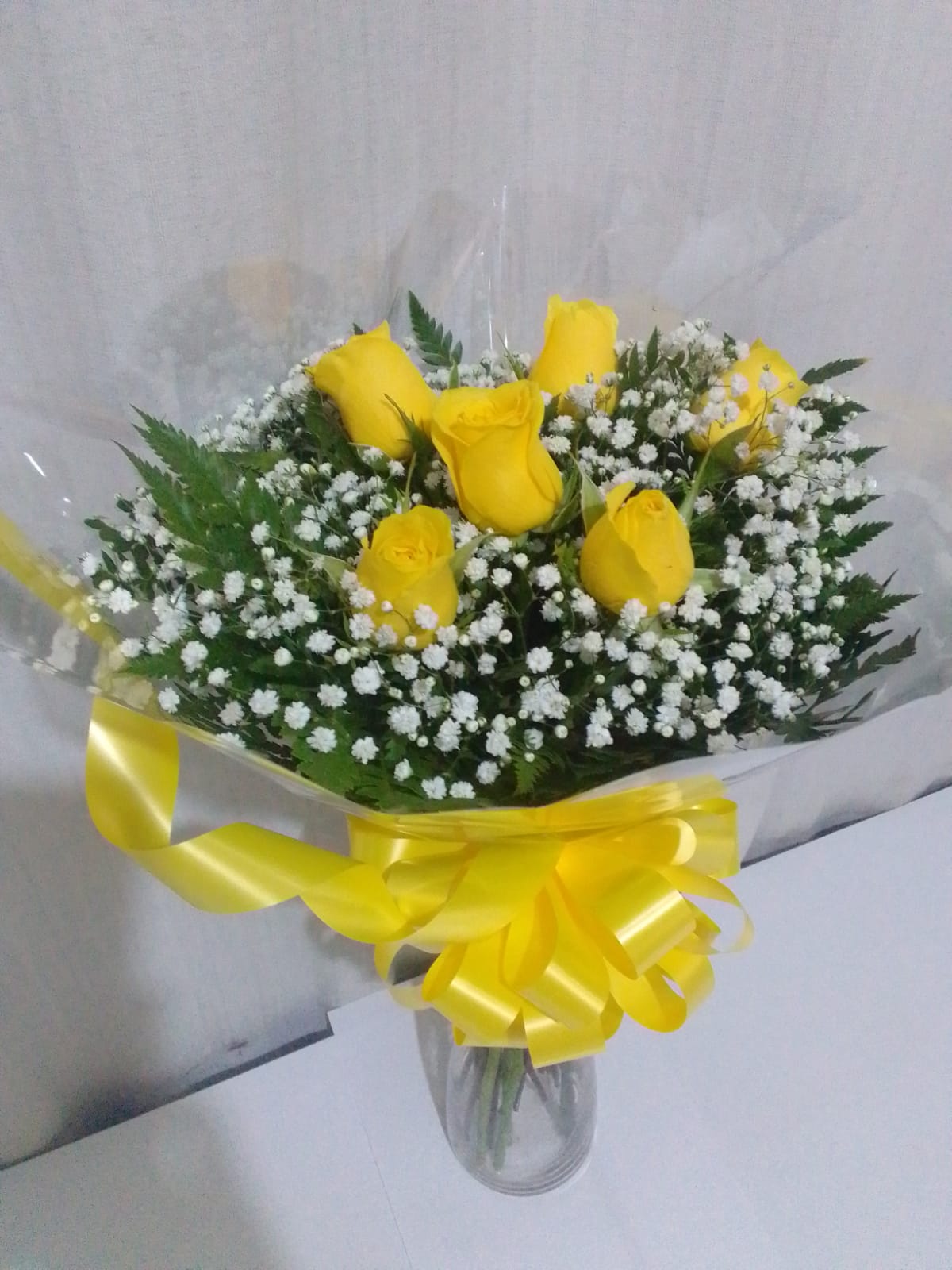 Bouquet com Rosas Nacionais / Amarelas / 06 Unidades