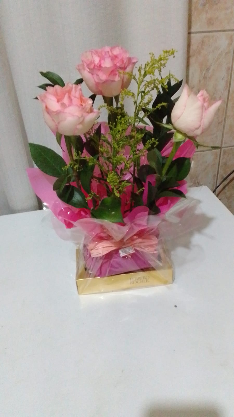 Arranjo com Rosas / Ferrero Rocher / Rosa / 03 Unidades