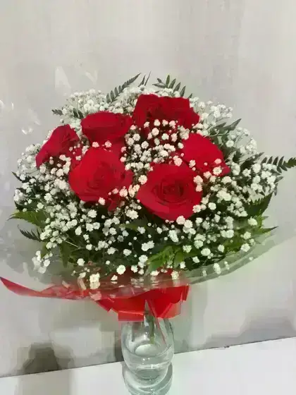 Bouquet com Rosas  Importadas Colombianas / Vermelhas / 06 Unidades