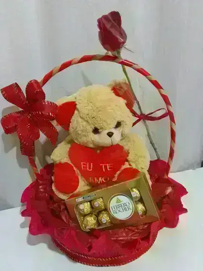 Cesta Especial Pelúcia e Ferrero Rocher / Mista