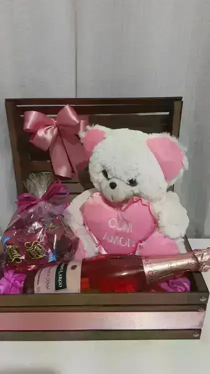 Kit Bebidas Especial Espumante, Bombons e Pelucia / Mista