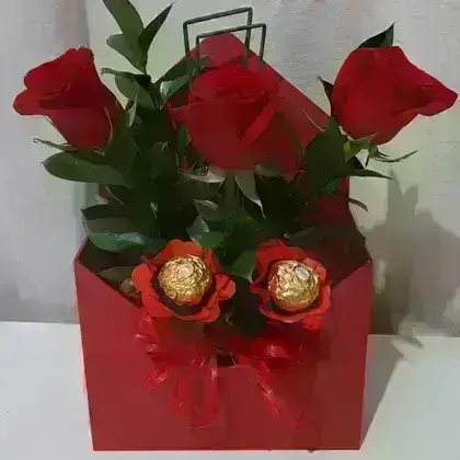 Arranjo com Rosas / Ferrero Rocher / Vermelhas / 03 Unidades