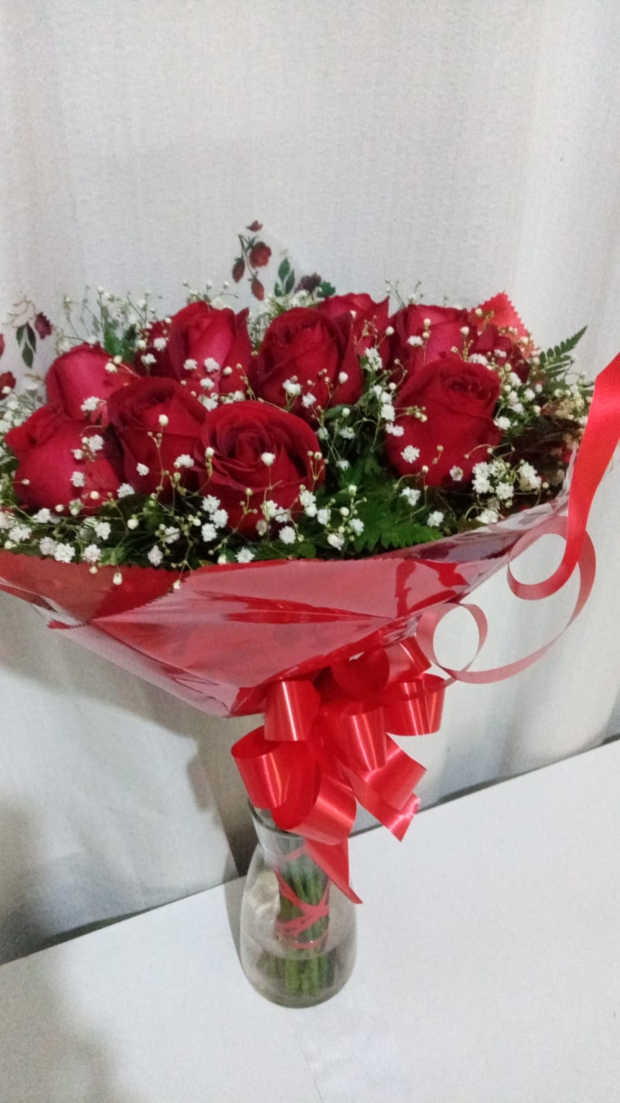 Bouquet com Rosas Nacionais / Vermelhas / 12 Unidades