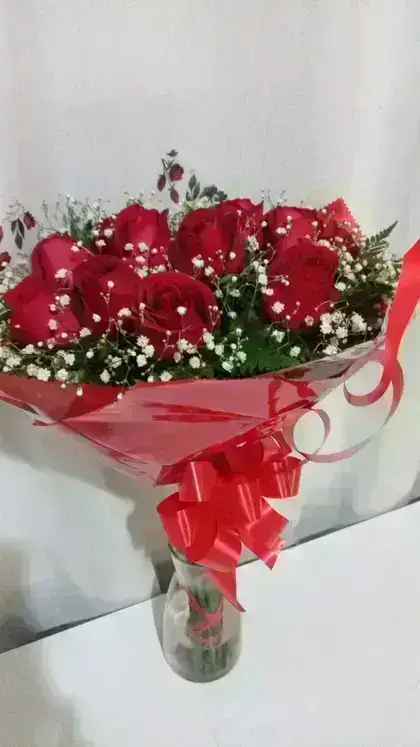 Bouquet com Rosas Nacionais / Vermelhas / 12 Unidades