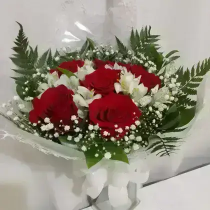 Bouquet Misto Rosas Importadas Colombianas e Astromelias / Mista