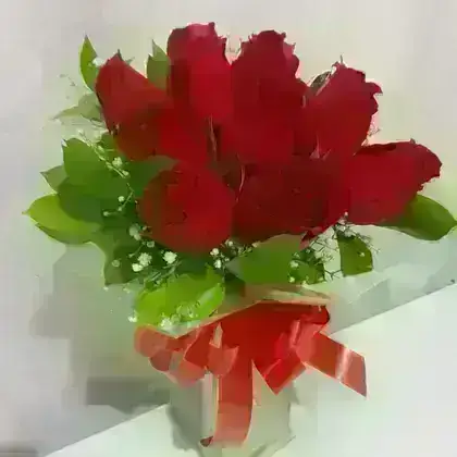 Bouquet com Rosas Nacionais / Vermelhas / 12 Unidades