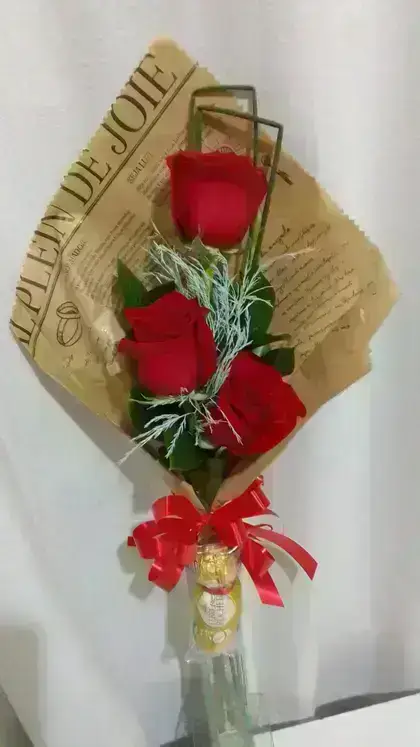 Bouquet com Mini Buquê, com Ferrero Rocher / Vermelhas / 03 Unidades
