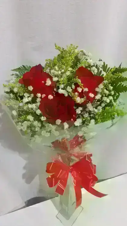 Bouquet com Mini Buquê Rosas / Vermelhas / 03 Unidades