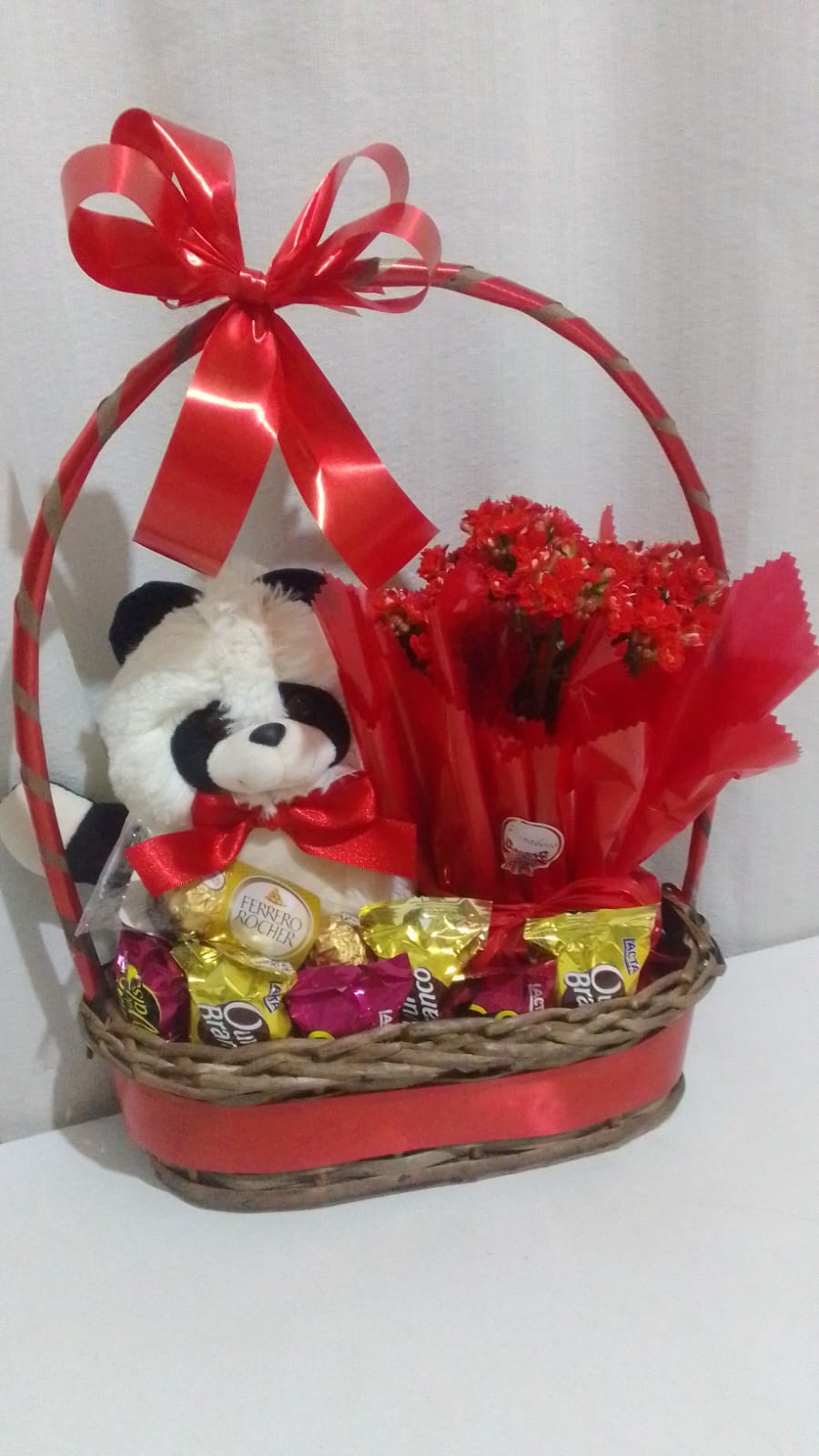 Cesta Especial Pelúcia, Flores e Bombons / Vermelho