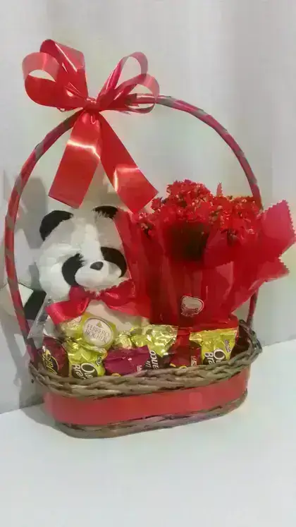 Cesta Especial Pelúcia, Flores e Bombons / Vermelho