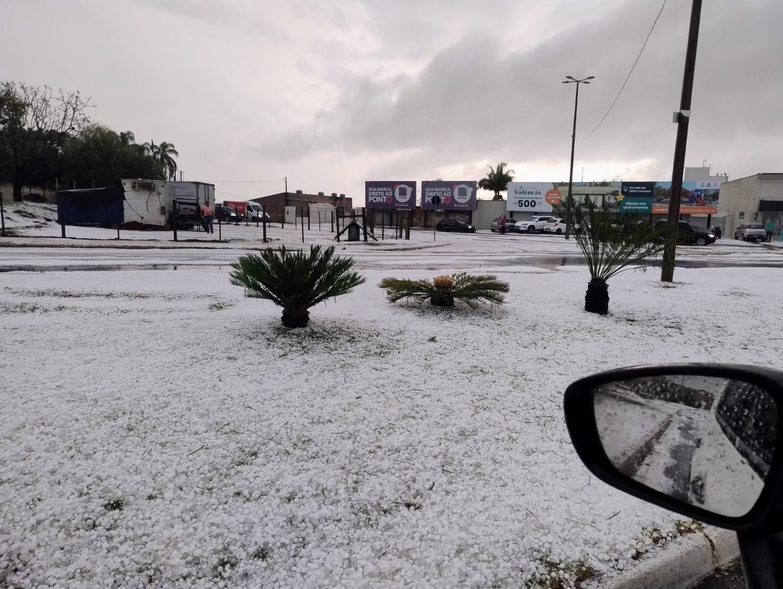 Chuva de granizo deixa estragos em PG; saiba onde buscar ajuda