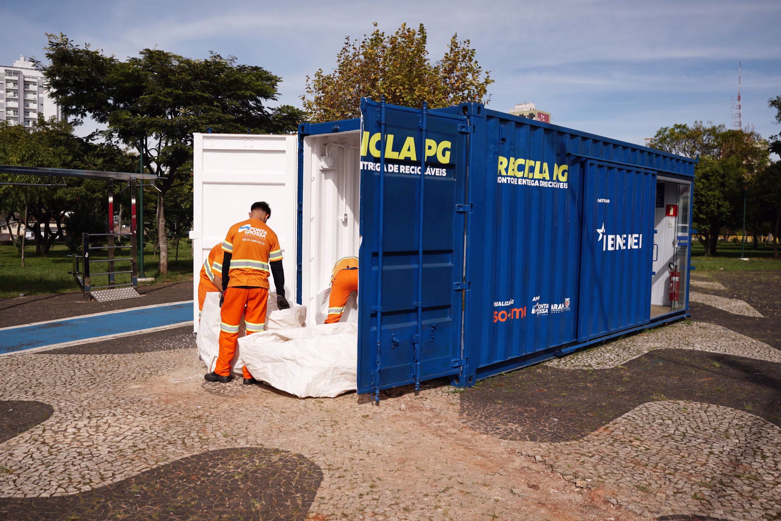 Descarte de vidro rende pontos triplicados em campanha do Recicla PG