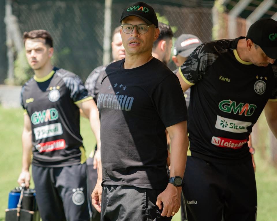 Operário vence jogo-treino contra o Andraus com destaque para colombiano e atleta 'da base'