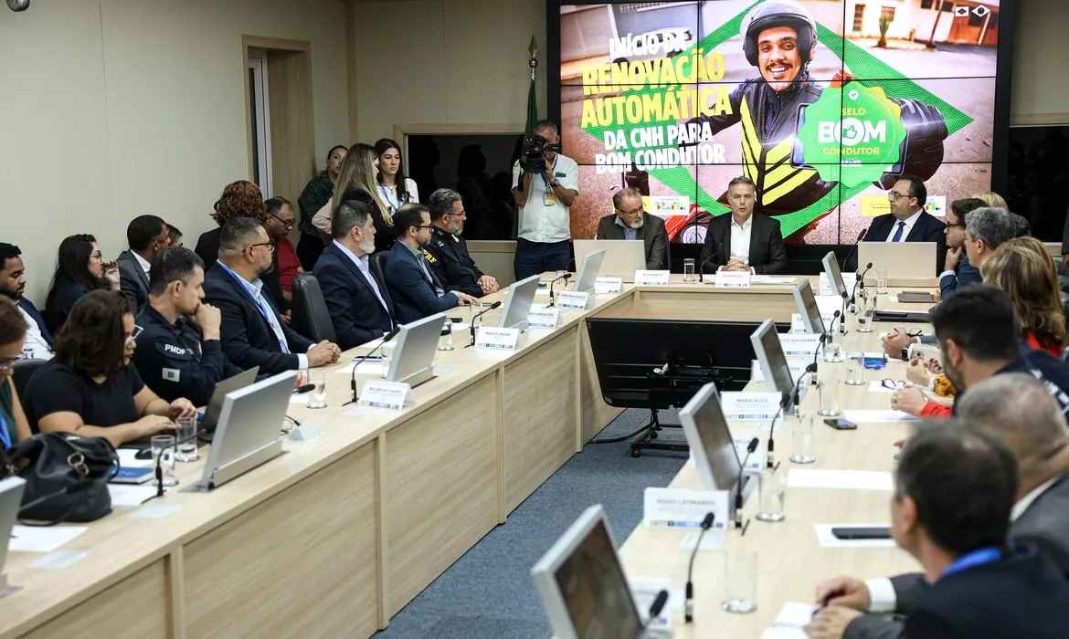 CNH passa a ser renovada automaticamente para motoristas sem infrações