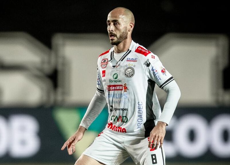 Zuluaga volta ao Operário contra o Athletico após se recuperar de desconforto muscular