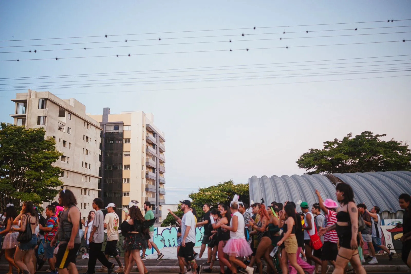 Bloco Arco-Íris cresce e fortalece Carnaval LGBTQIAPN+ nos Campos Gerais