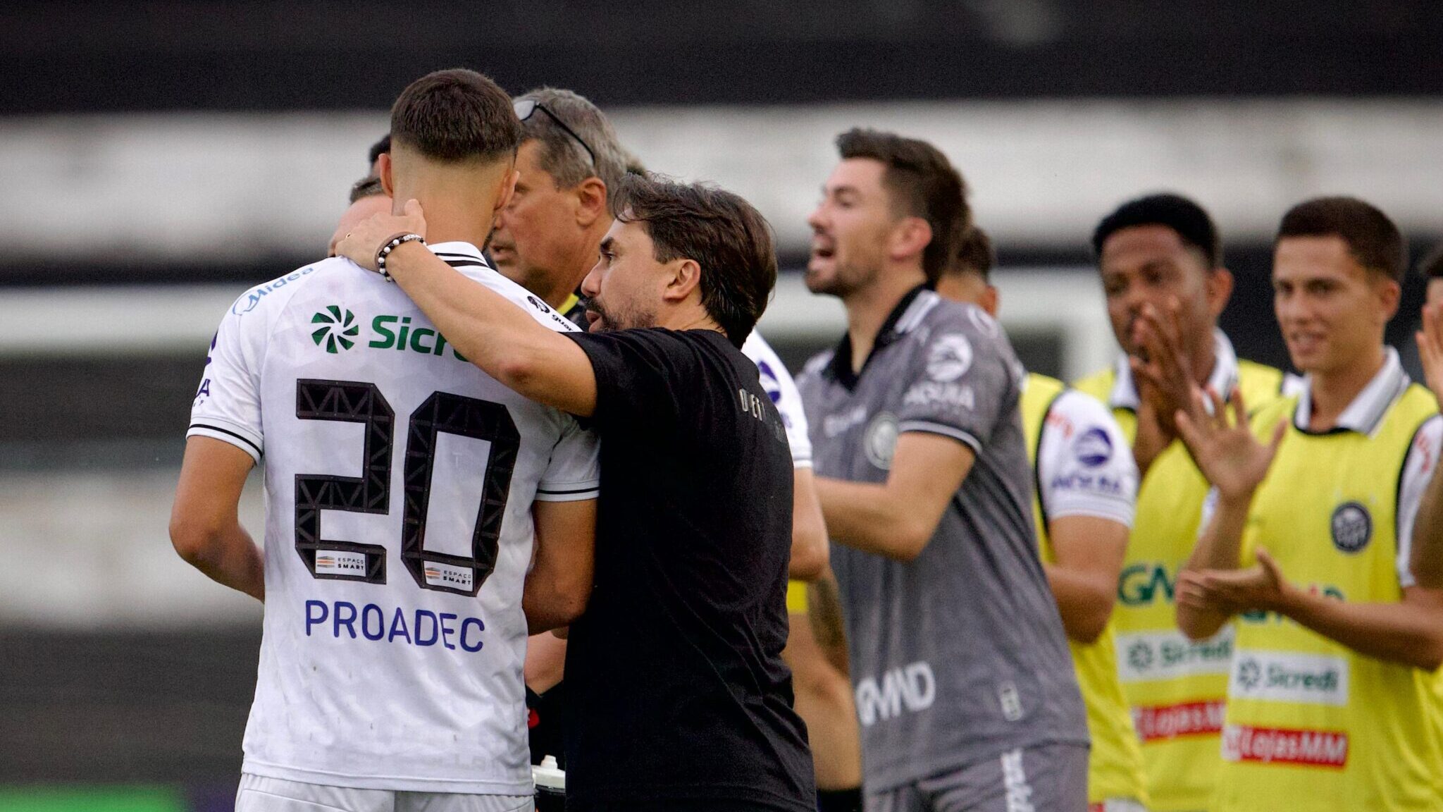 Luizinho Lopes explica por que o Operário se resguardou mesmo com um a mais