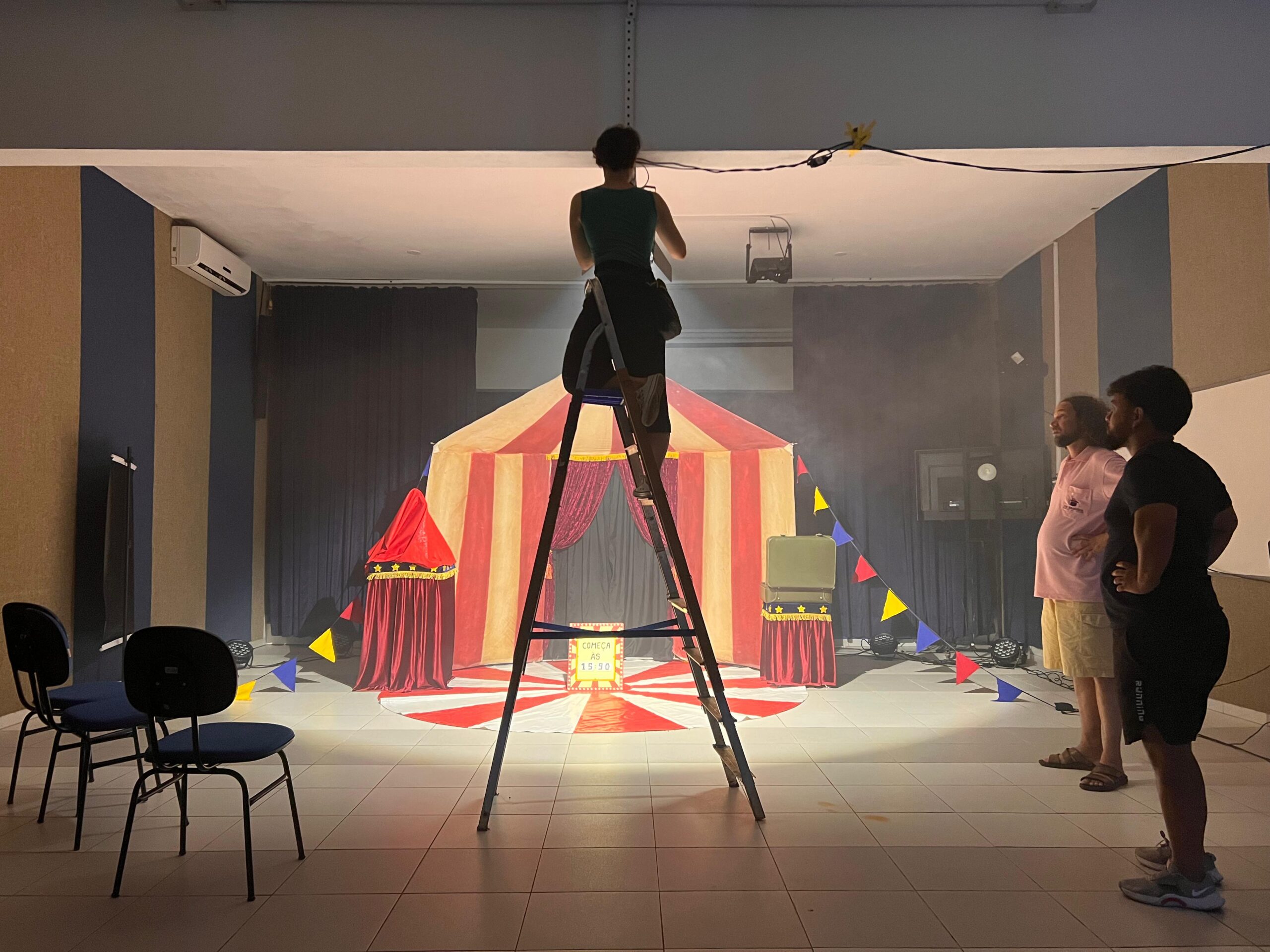 Ponta Grossa recebe curso gratuito de iluminação cênica neste sábado (7)