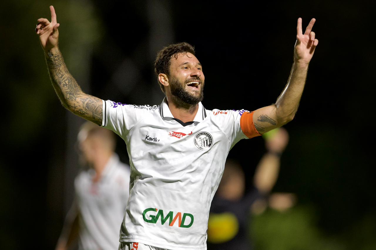 Operário vence Azuriz e confirma vaga para semifinal do Paranaense