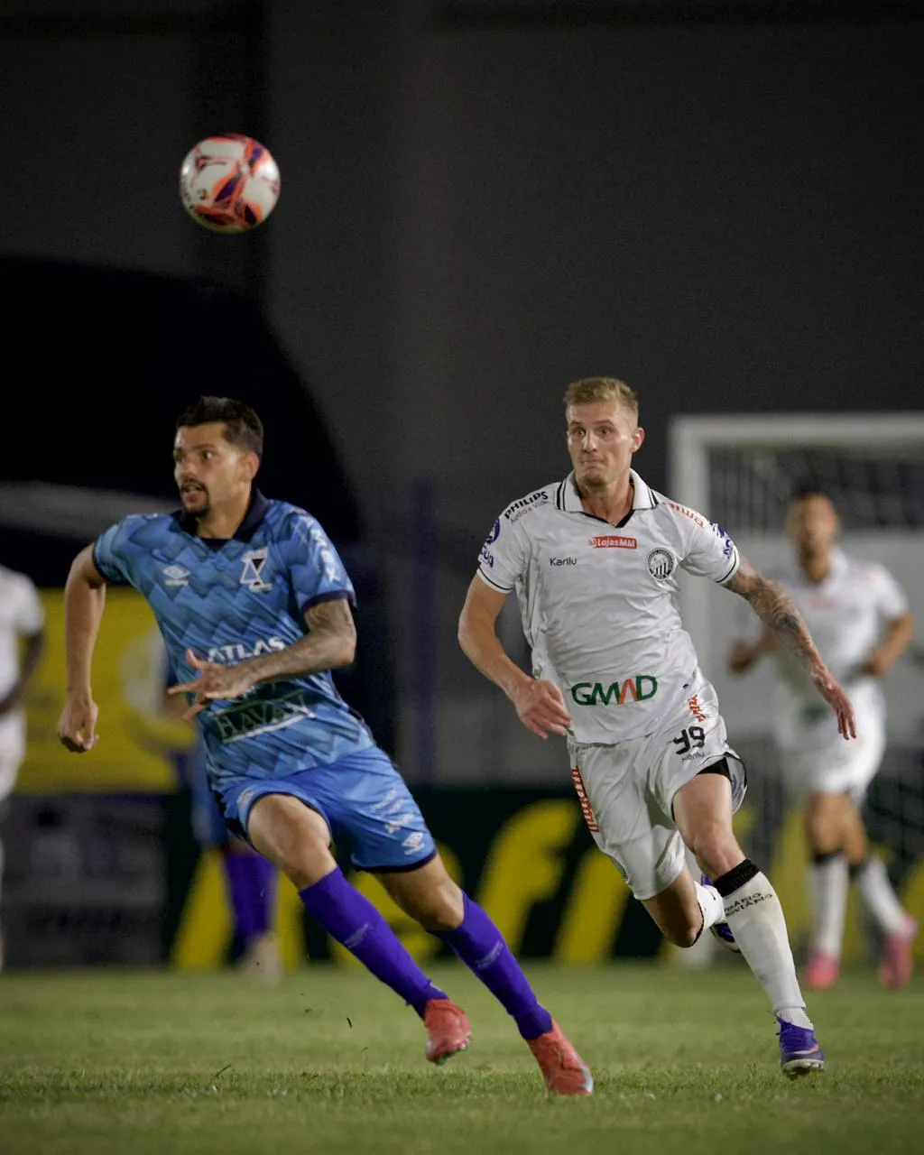 Operário vence Azuriz e confirma vaga para semifinal do Paranaense