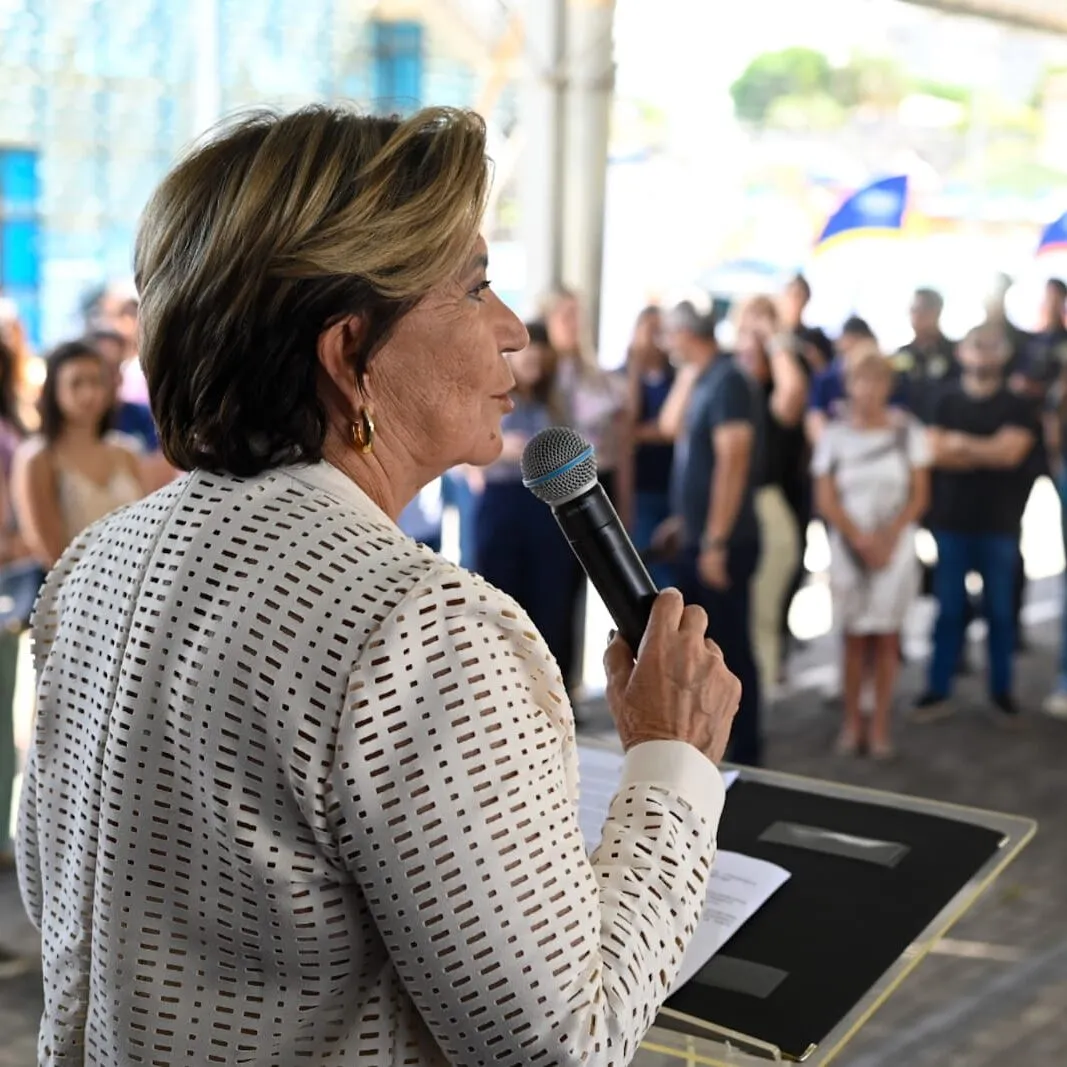 Elizabeth entrega viaturas e anuncia nova Patrulha Ambiental da GCM em PG