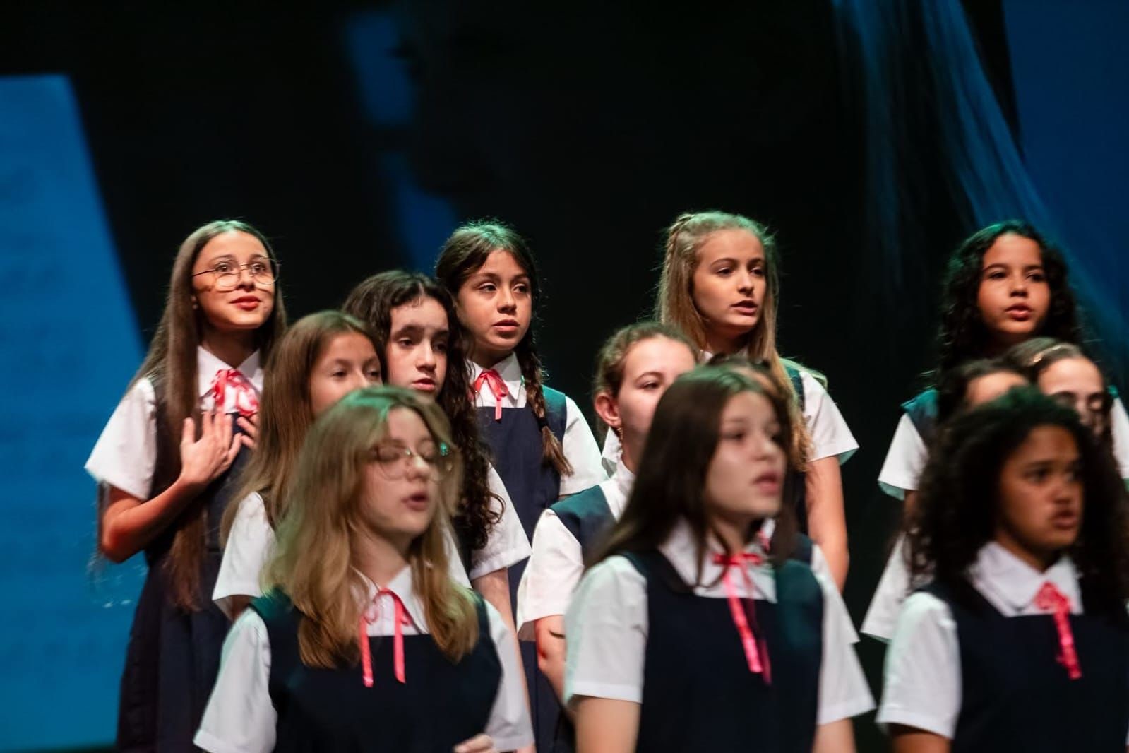 Meninas Cantoras: projeto gratuito abre novas vagas para meninas de 10 a 17 anos