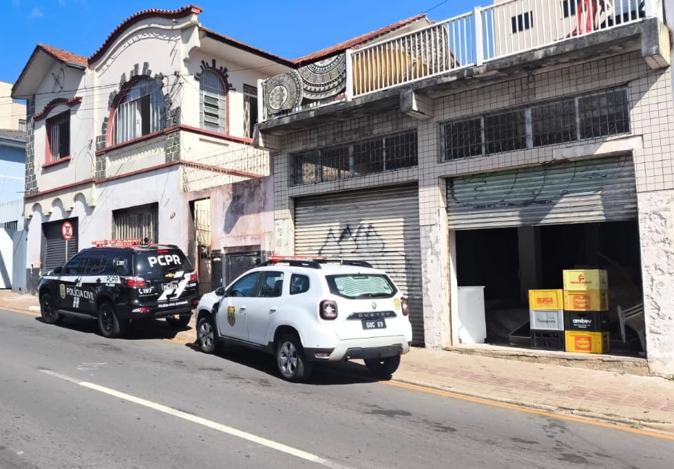 Operação policial fecha ponto de tráfico e prende duas mulheres em PG