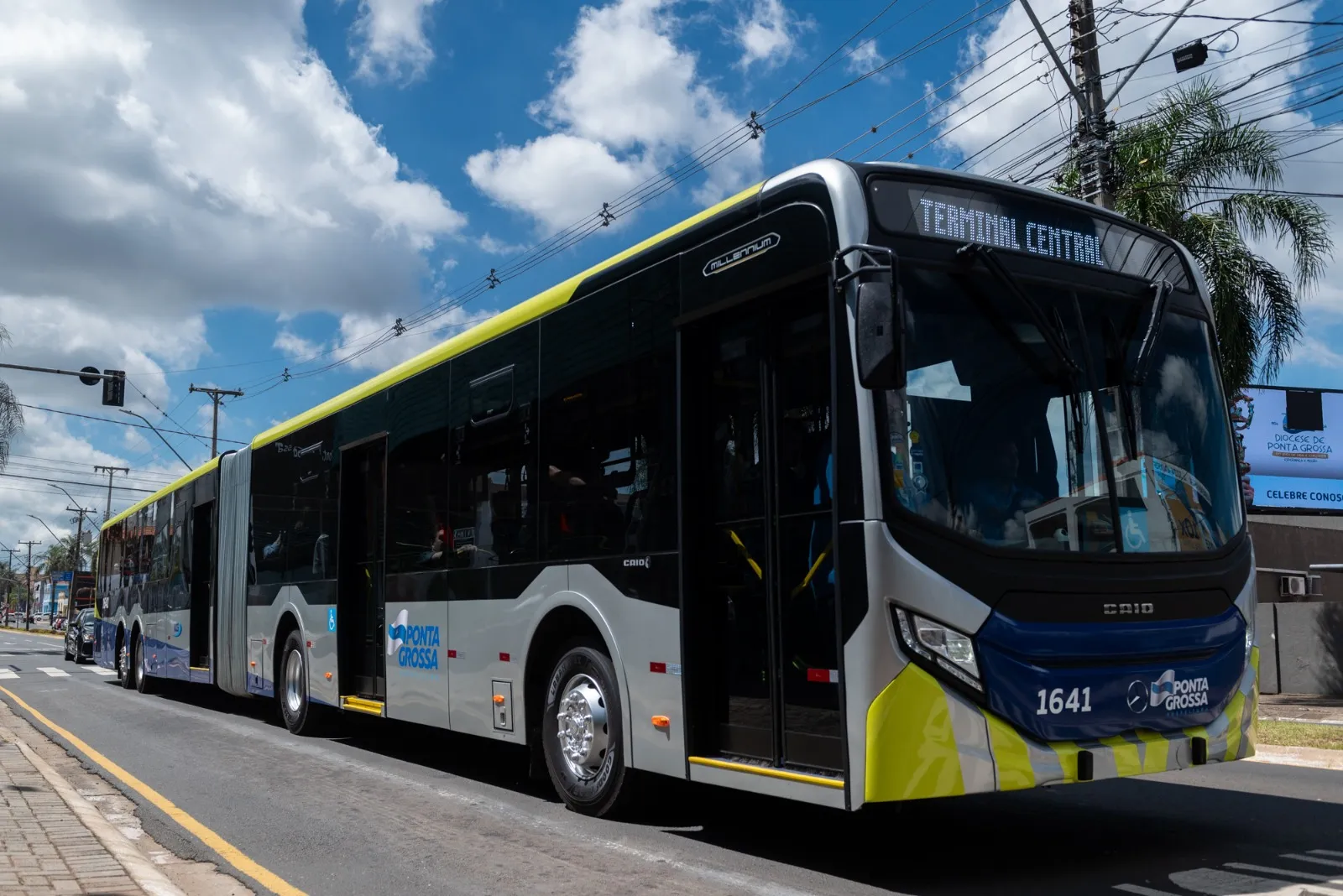 Aquisição de novos ônibus não impedem licitação de transporte coletivo